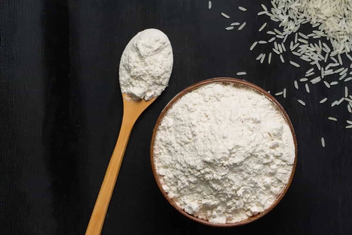 آرد برنج پاکتی با انحلال عالی و بدون گلوله شدن هنگام پخت انواع دسر